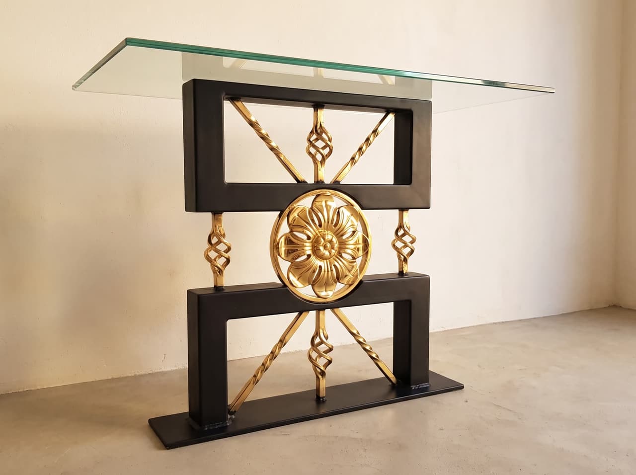 Pata de Mesa “Aureum”